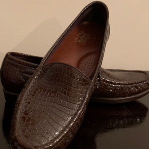 4/$25 Women’s SAS Loafer Size 8.5N